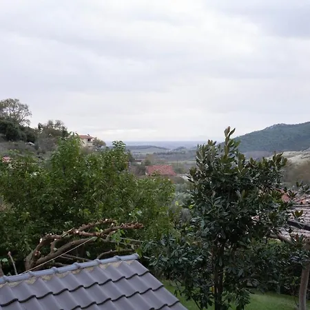 Lago Village House קאלאבאקה