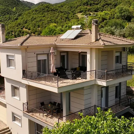 Lago Village House קאלאבאקה