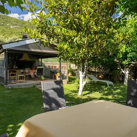 Lago Village House
