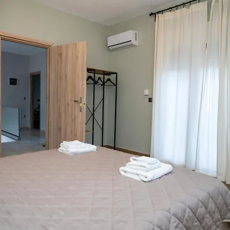 Lago Village House קאלאבאקה