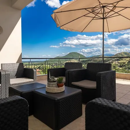 Lago Village House Apartment *